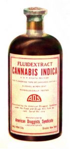 Aceite de cannabis en botella